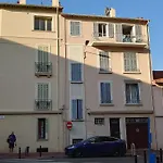 B042-Functional Apartment With Balcony Suquet Cannes