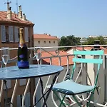 B042-Functional Apartment With Balcony Suquet Cannes