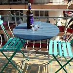 B042-Functional Apartment With Balcony Suquet Cannes