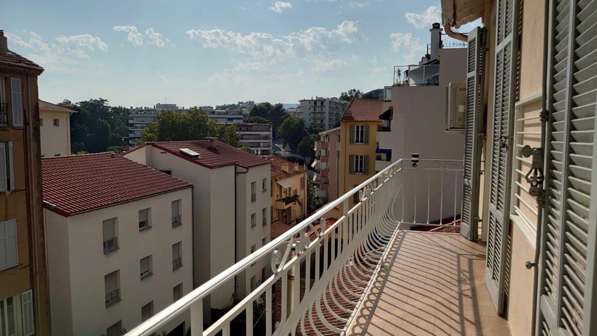 Appartement B042-functional With Balcony Suquet Cannes