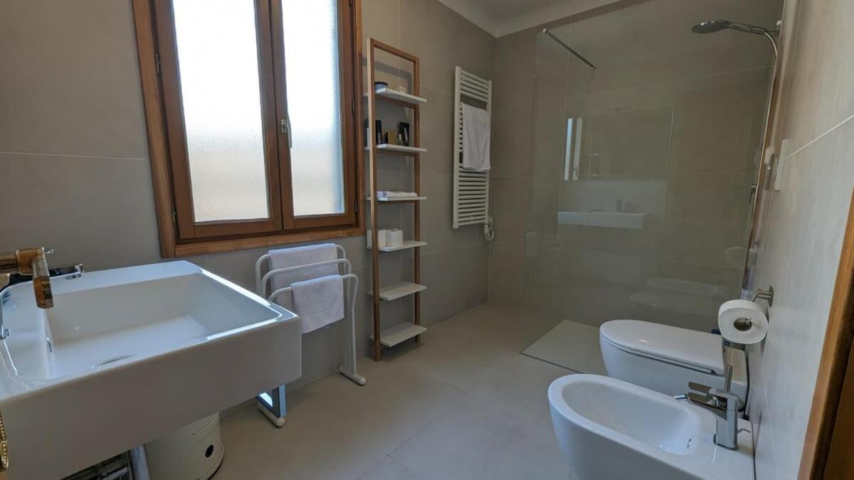 B042-functional With Balcony Suquet