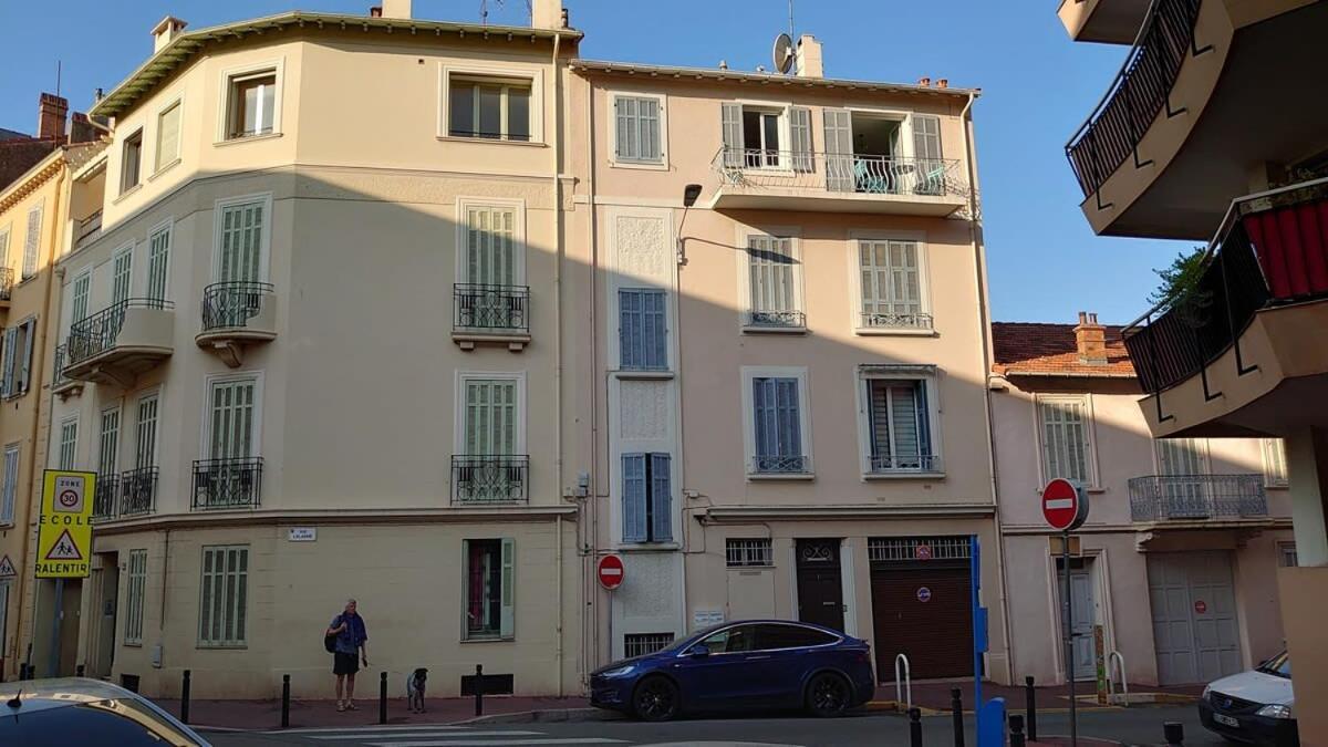 Apartment B042-functional With Balcony Suquet *